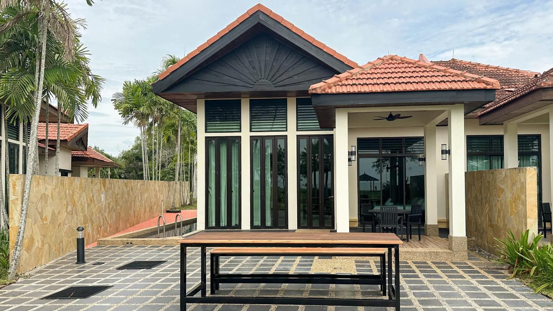 Villa Bonheur At Karambunai Kota Kinabalu Malezya