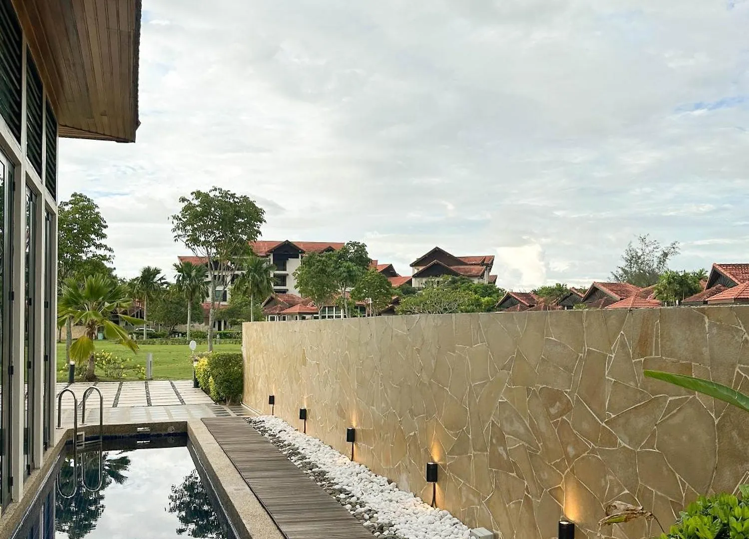 Bonheur At Karambunai Kota Kinabalu