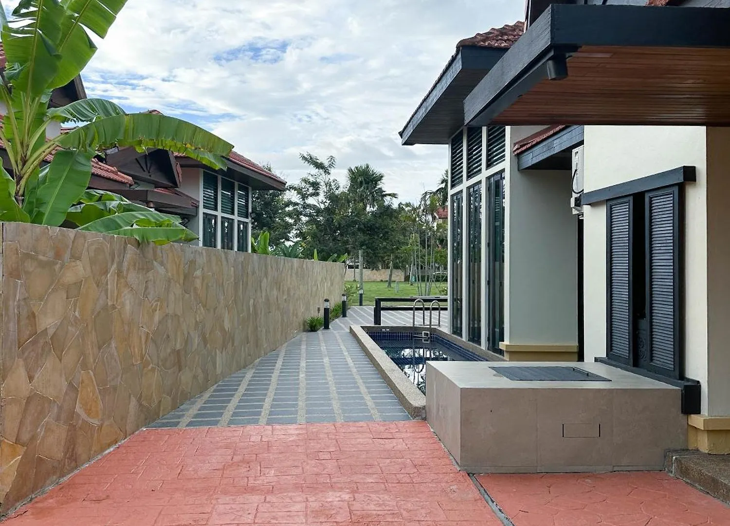 Bonheur At Karambunai 亞庇 别墅