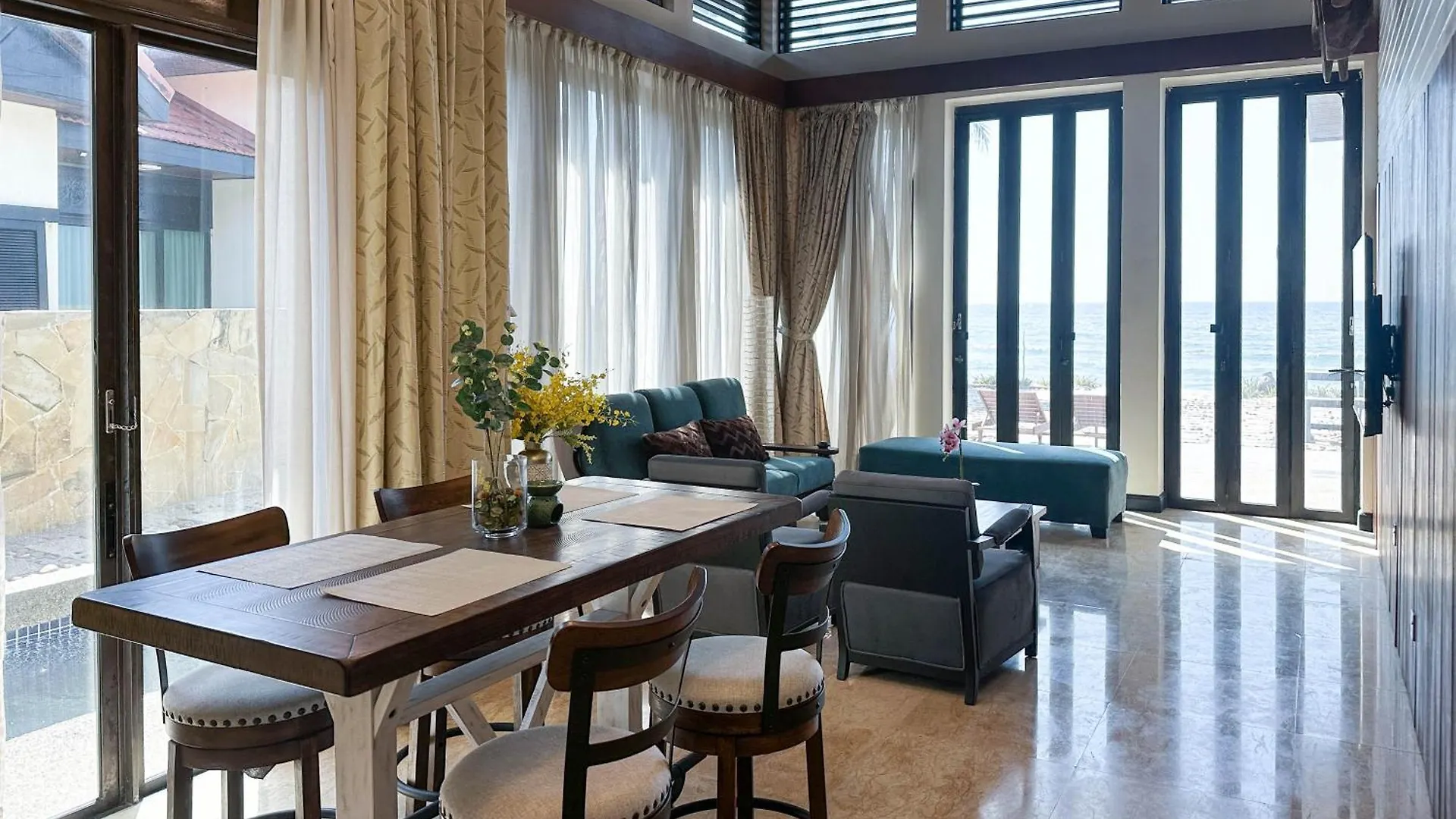 Villa Bonheur At Karambunai Kota Kinabalu Malezya