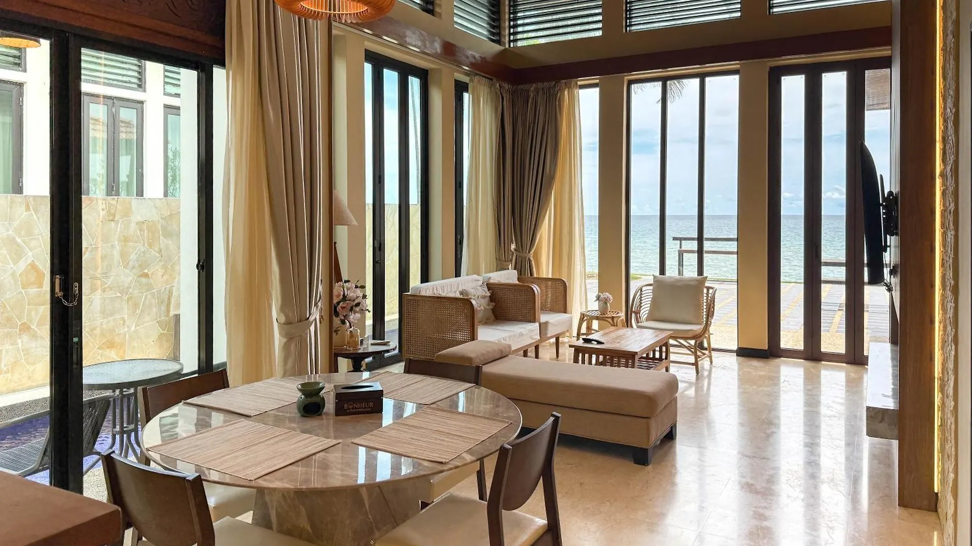 Villa Bonheur At Karambunai Kota Kinabalu