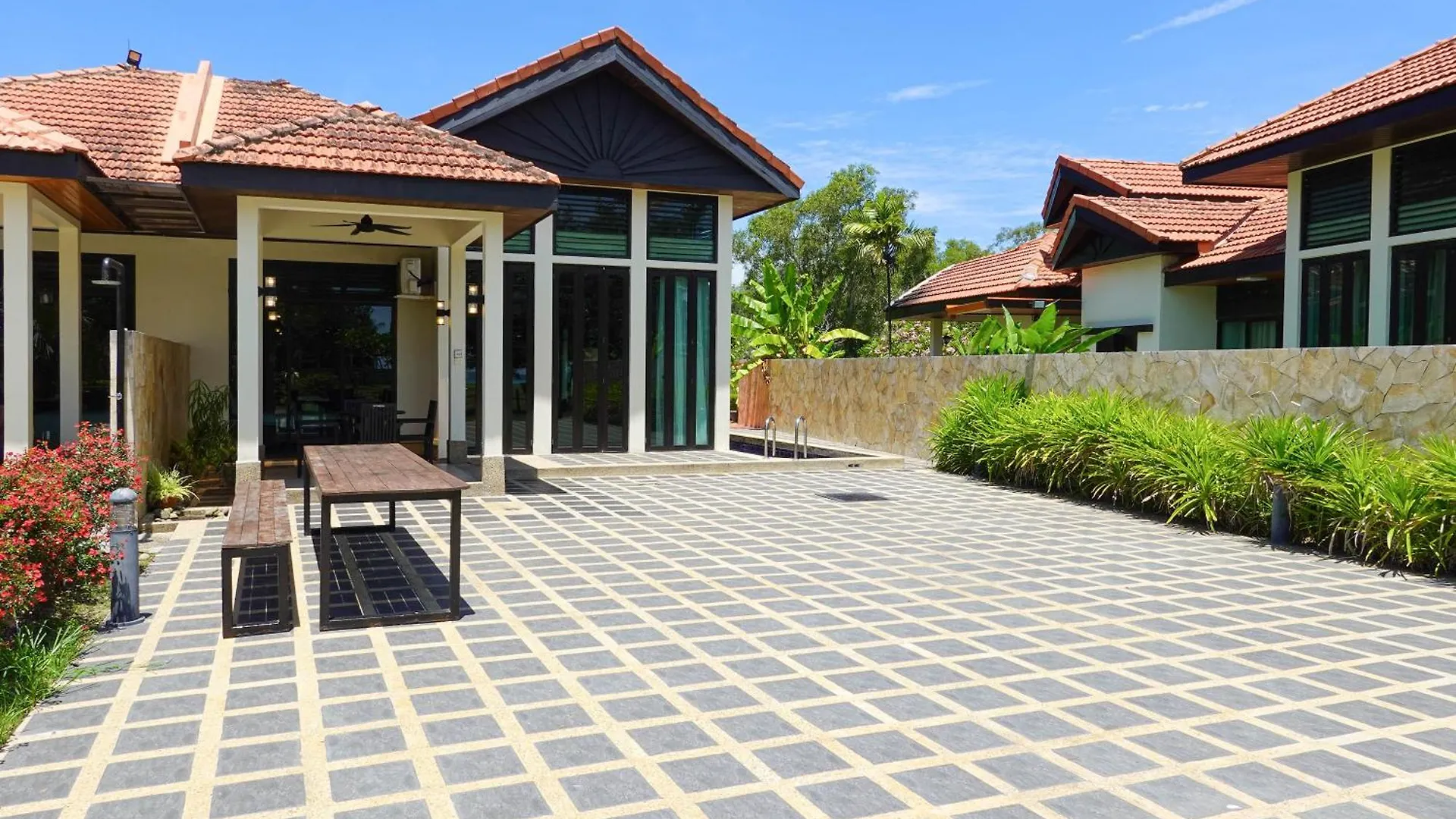 Bonheur At Karambunai Kota Kinabalu 0*,  Malezya